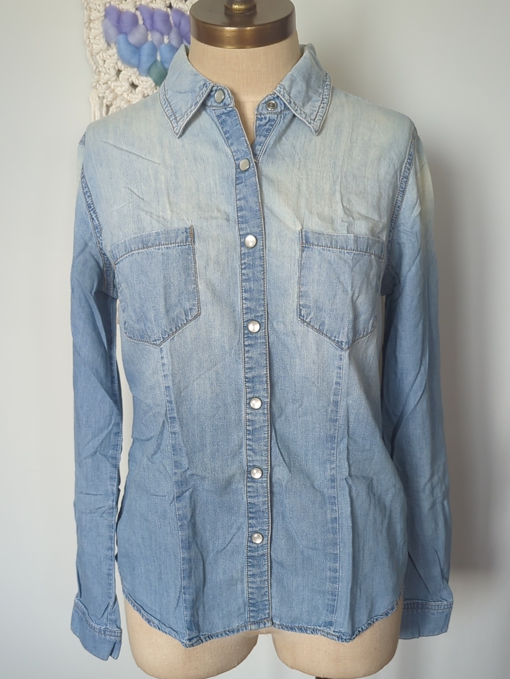 Mossimo Supply Co Chambray shirt with snap buttons, size M
